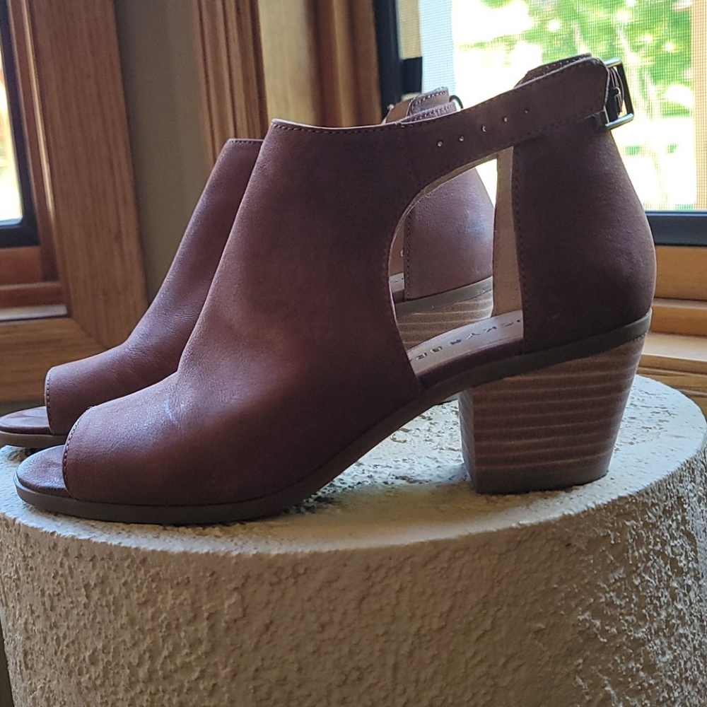 Lucky Brand sandals - Picture 2 of 4
